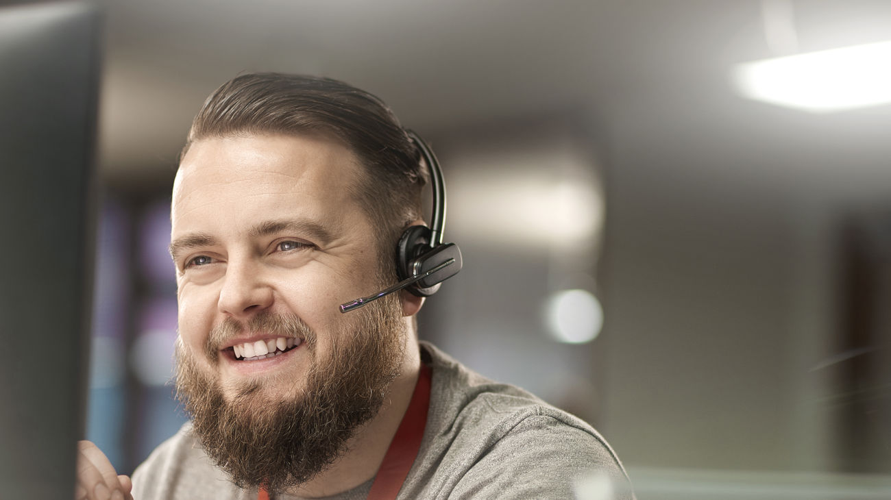 Support specialist med headset